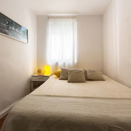 Apartment Principe Real Ii By Homing Lisbon